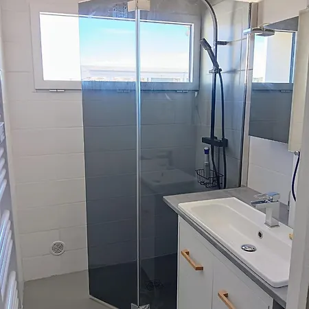 3 Pieces Vue - Clim - 5 Min De La A Pied Apartment *